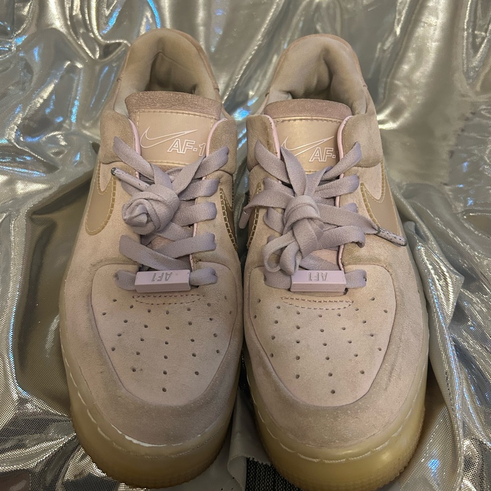 Preowned Nike AF-1 Light Beige and Cream Sneakers